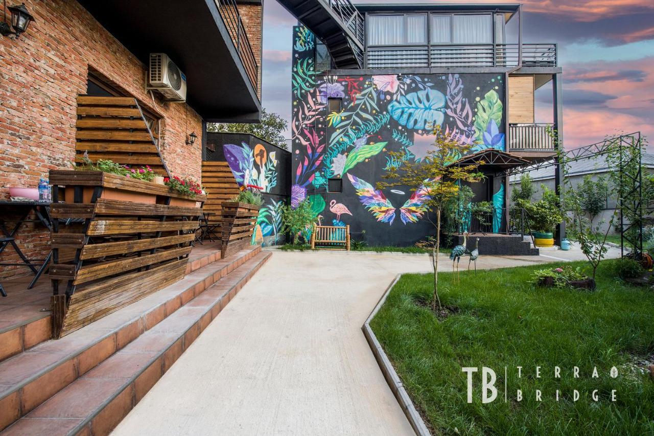 Terra Bridge Hotell Tbilisi Exteriör bild
