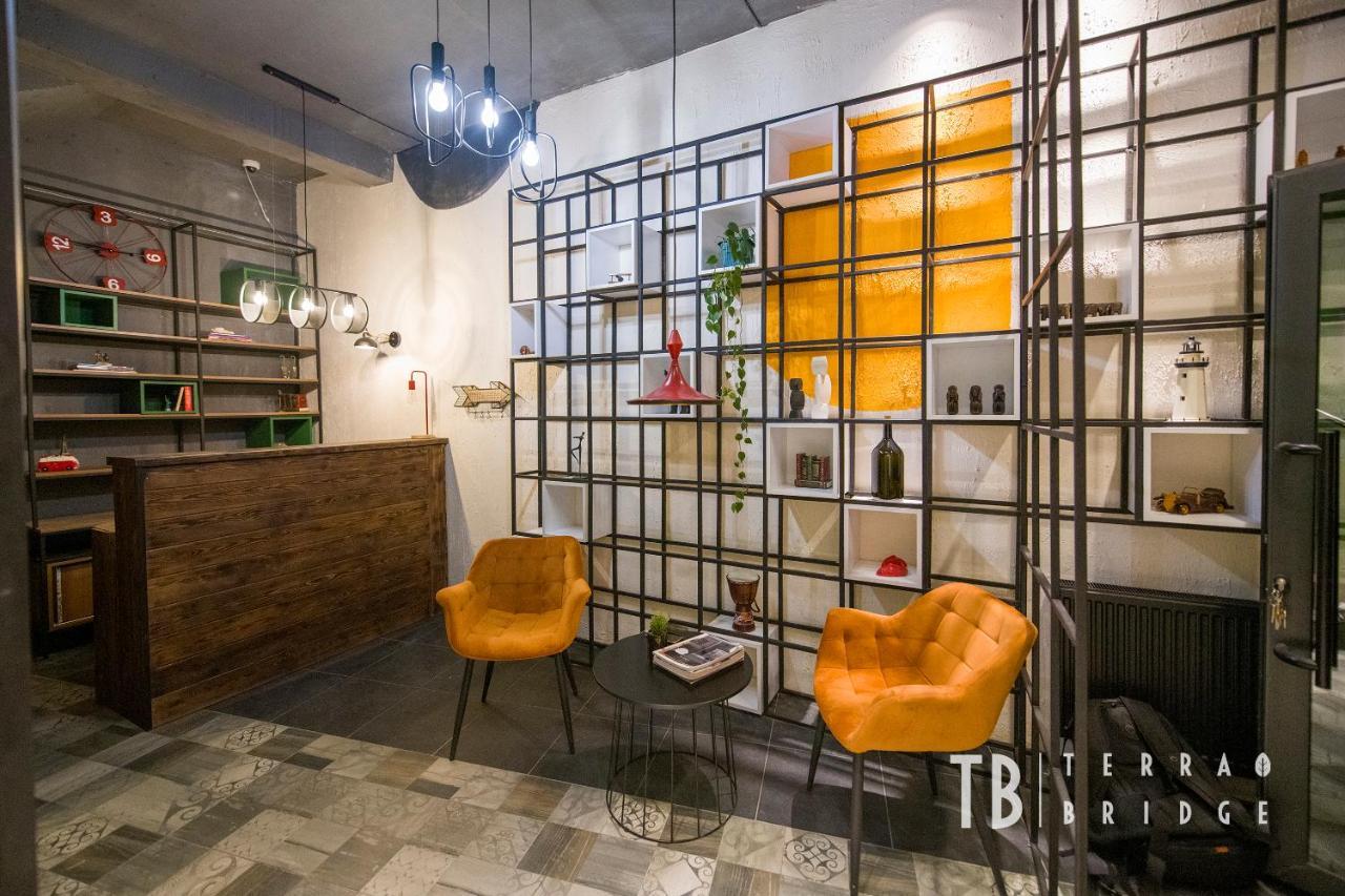 Terra Bridge Hotell Tbilisi Exteriör bild