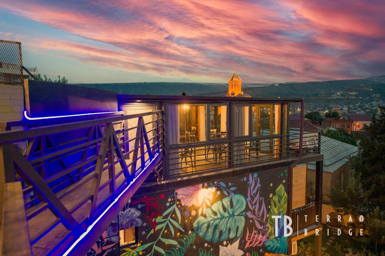 Terra Bridge Hotell Tbilisi Exteriör bild