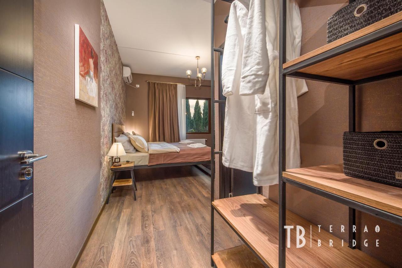 Terra Bridge Hotell Tbilisi Exteriör bild