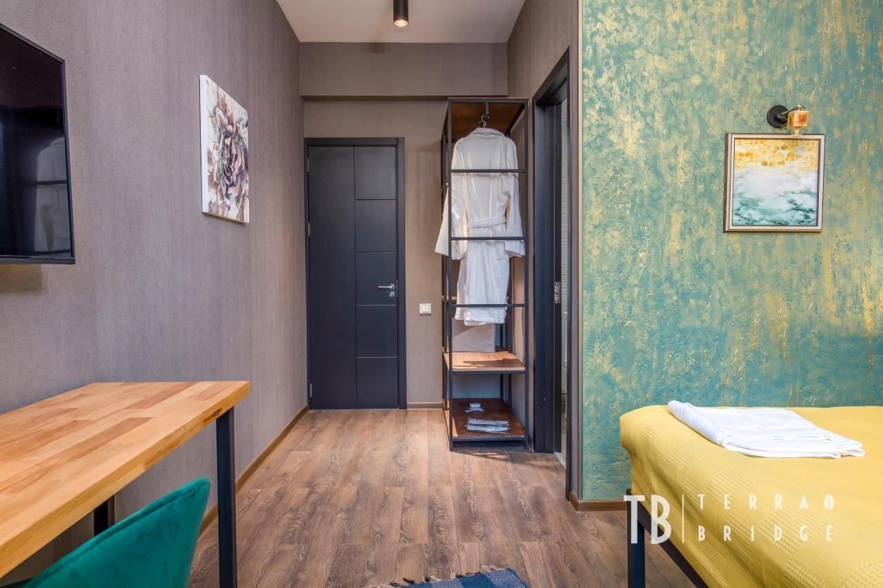 Terra Bridge Hotell Tbilisi Exteriör bild