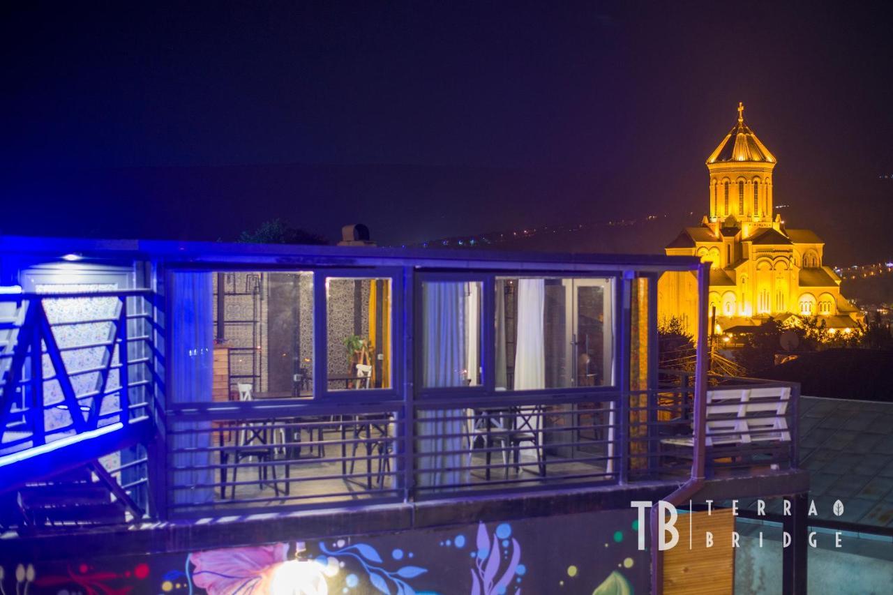 Terra Bridge Hotell Tbilisi Exteriör bild
