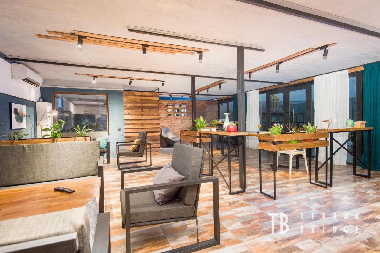 Terra Bridge Hotell Tbilisi Exteriör bild