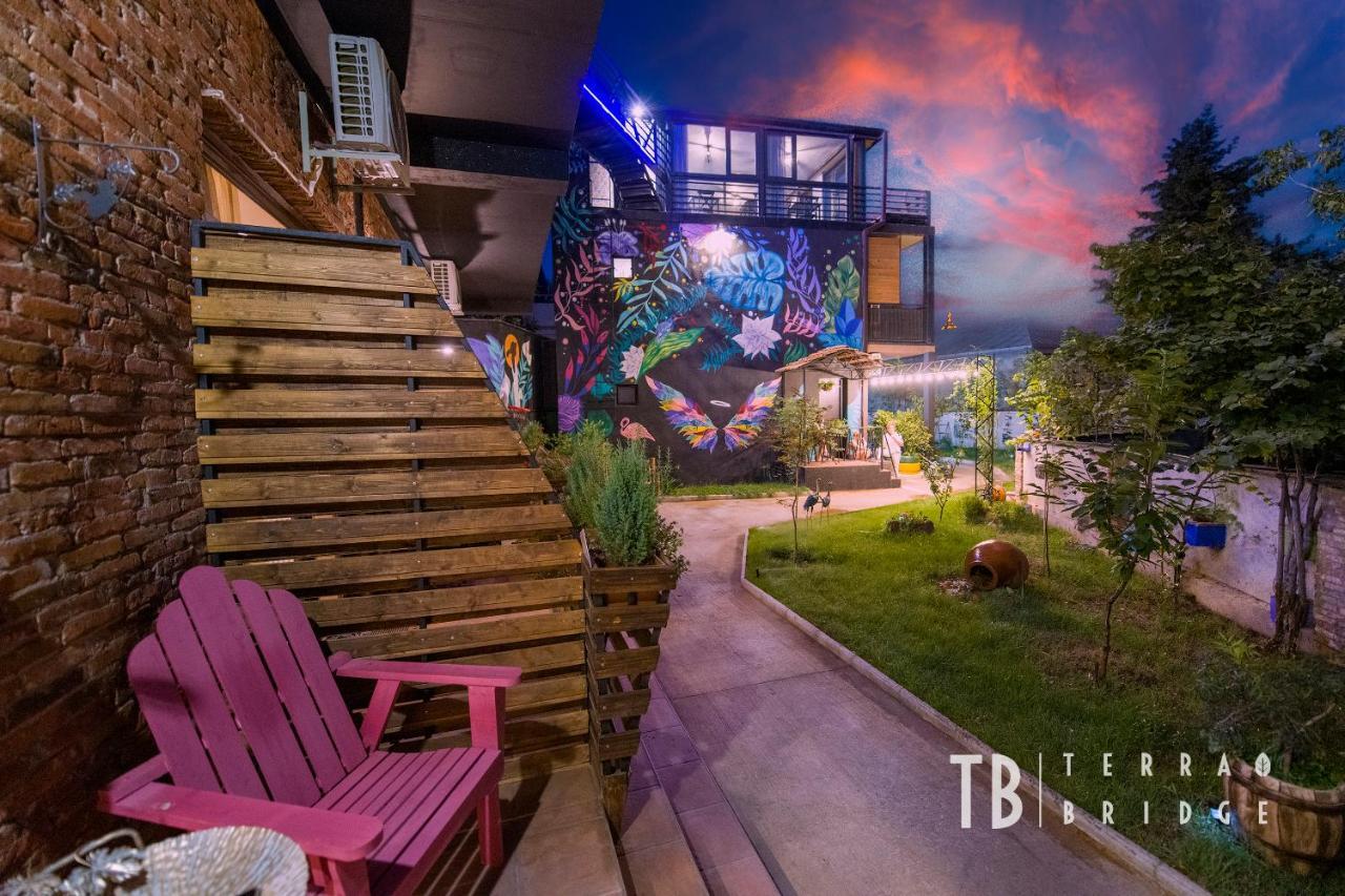 Terra Bridge Hotell Tbilisi Exteriör bild