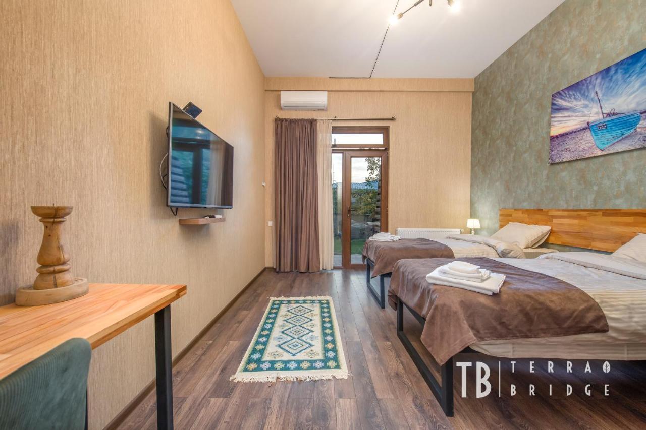 Terra Bridge Hotell Tbilisi Exteriör bild