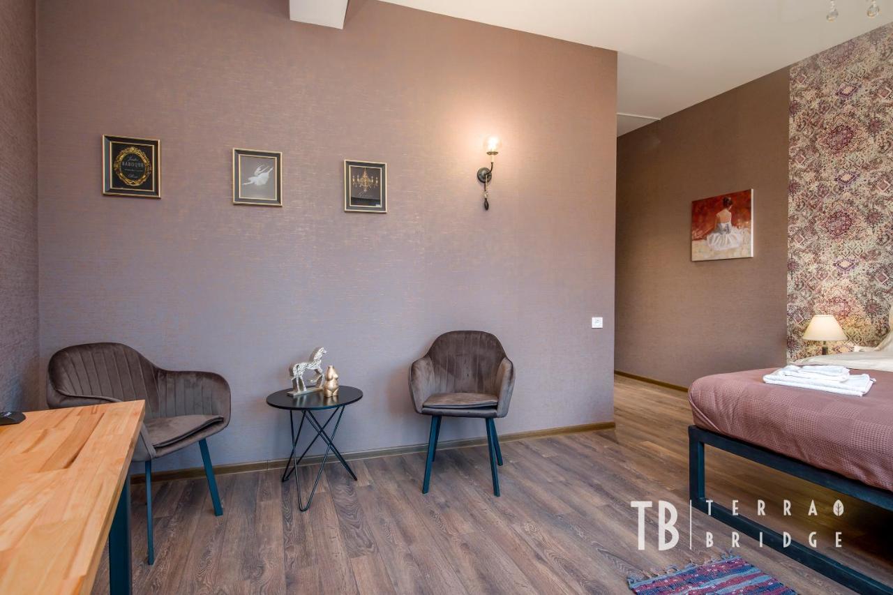 Terra Bridge Hotell Tbilisi Exteriör bild