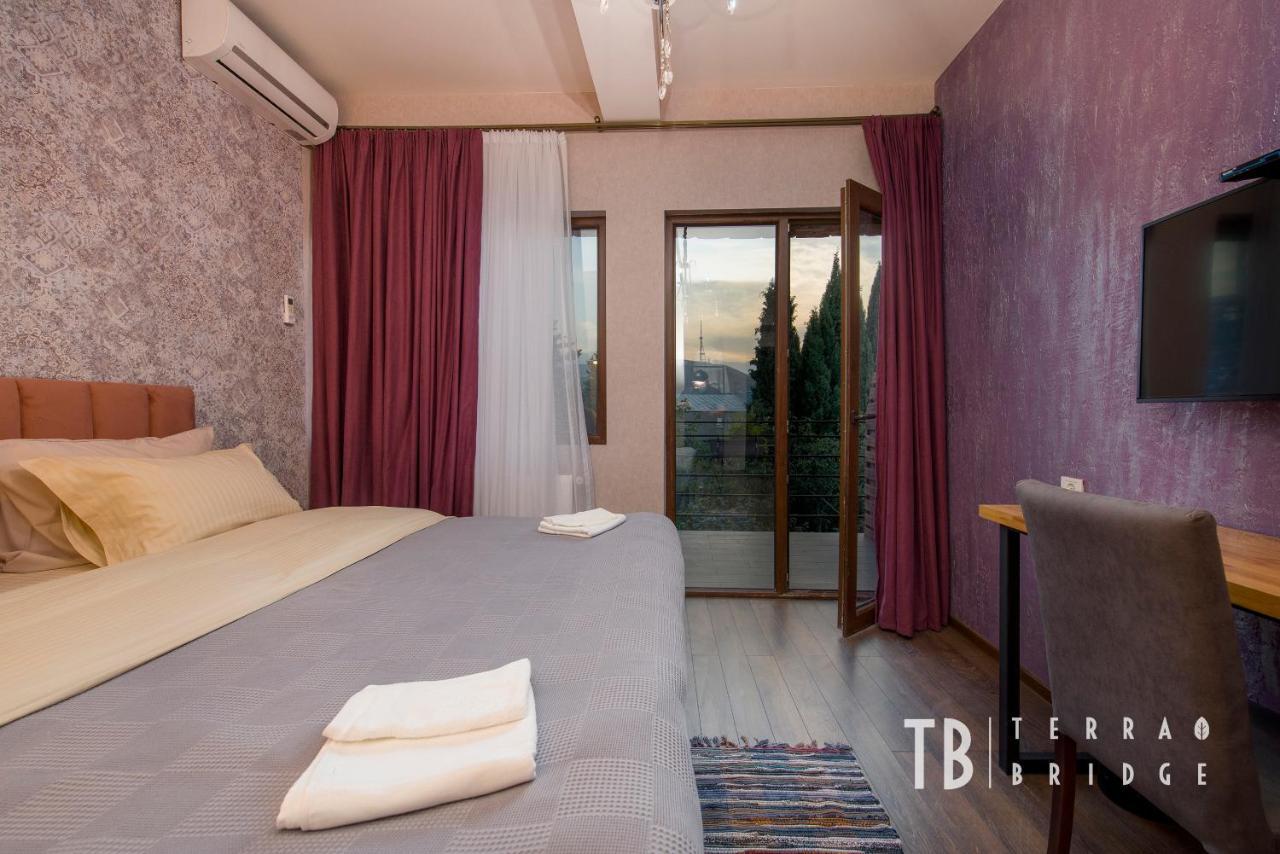 Terra Bridge Hotell Tbilisi Exteriör bild